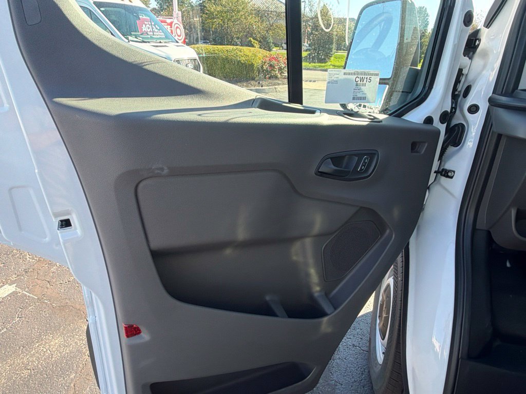 New 2027 Ford Transit 250 148 Medium Roof RWD image 12