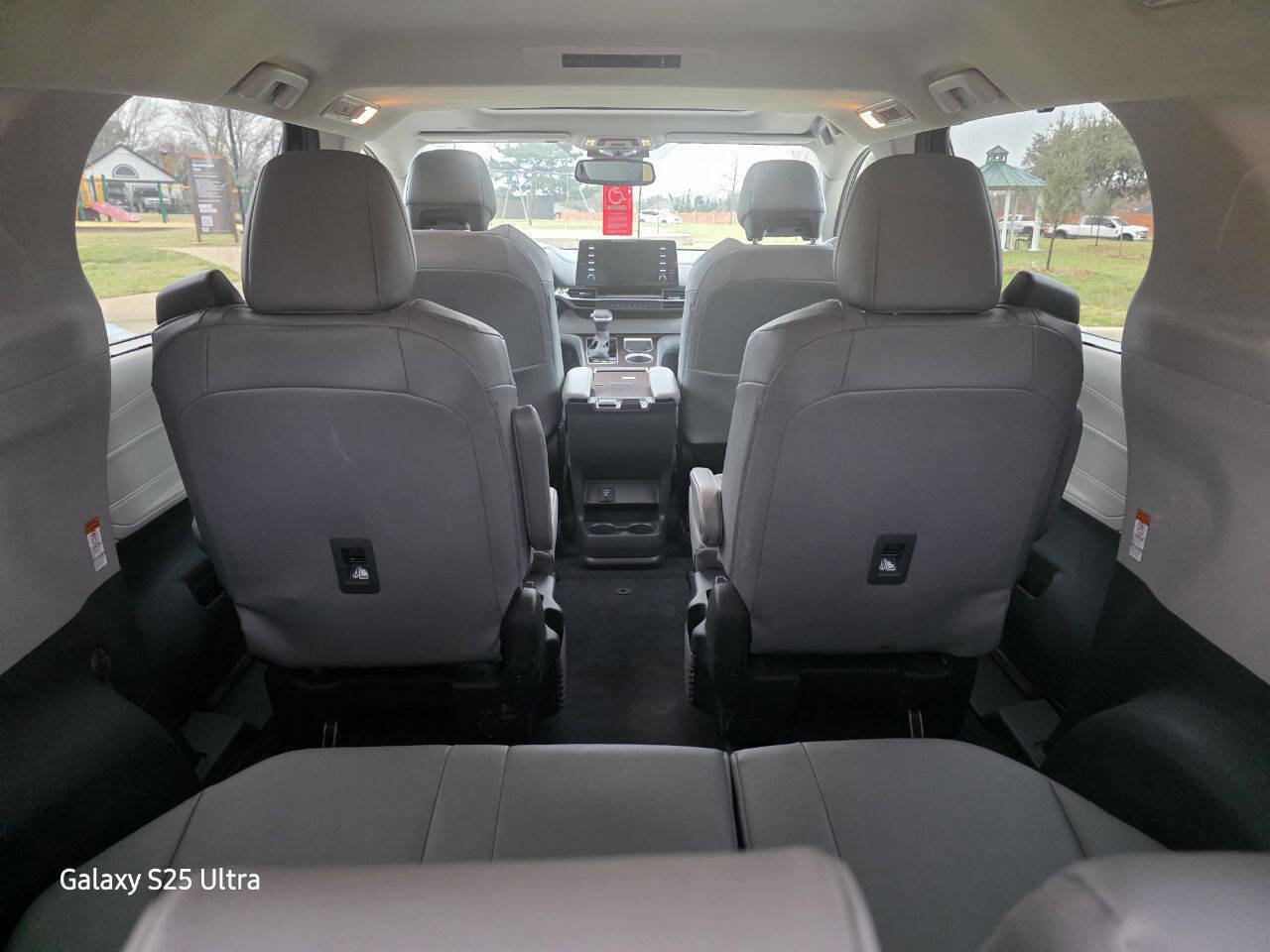 Used 2024 Toyota Sienna XLE w/ XLE Plus Package image 25