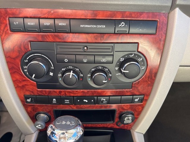 Used 2006 Jeep Commander Limited image 56