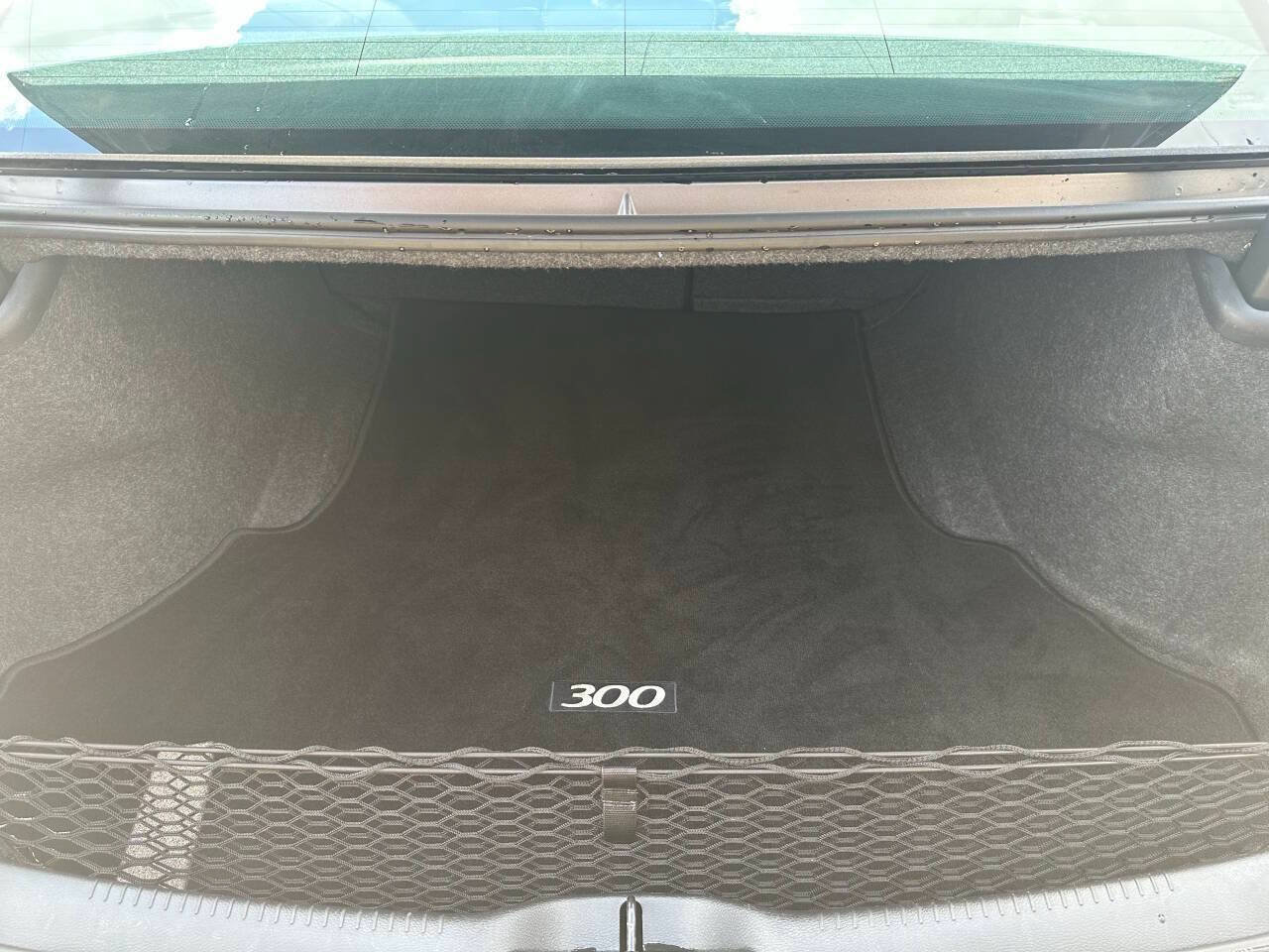 Used 2018 Chrysler 300 S w/ 300S Premium Group RWD image 7