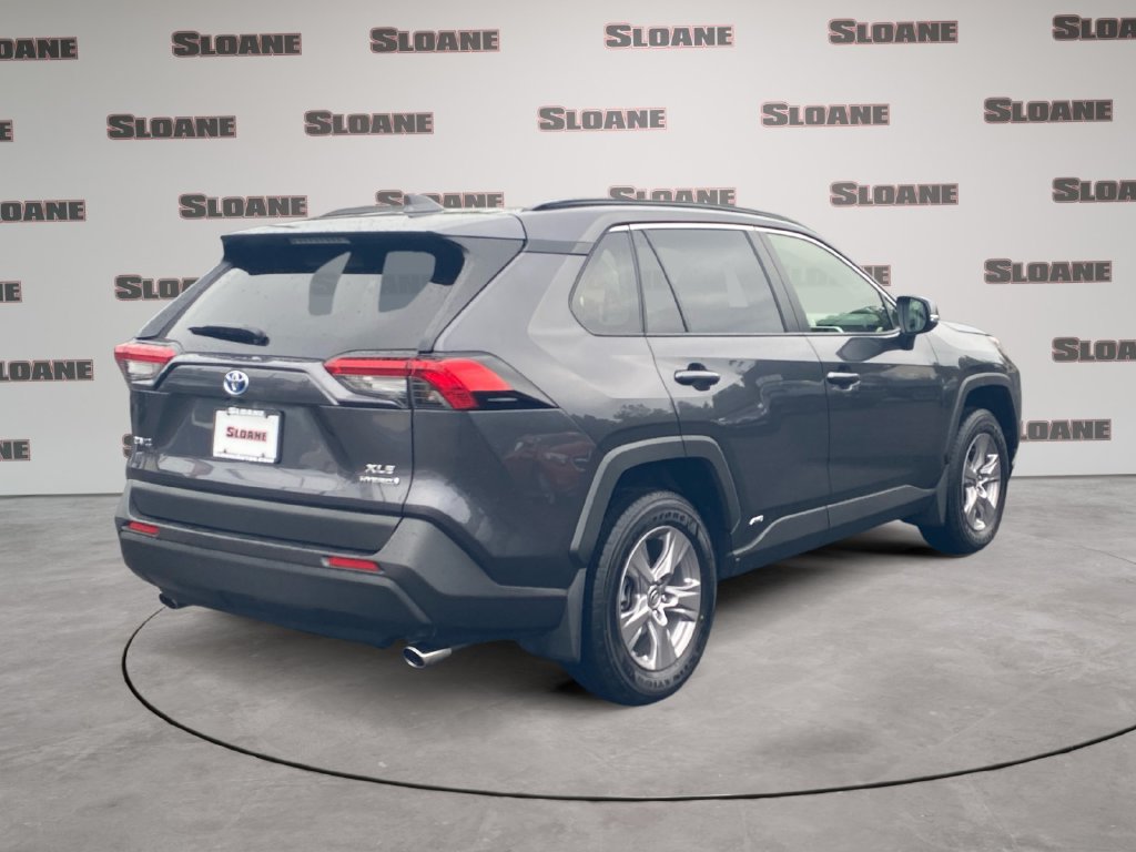 Used 2024 Toyota RAV4 XLE AWD/4WD image 5