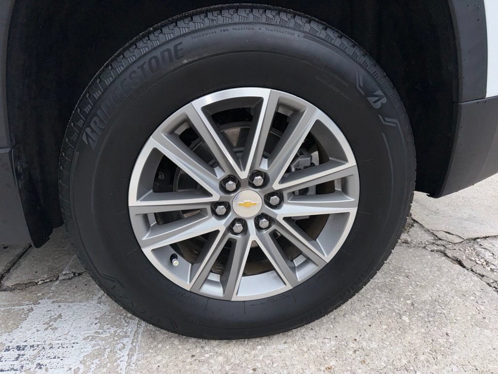 Used 2023 Chevrolet Traverse LT FWD image 45