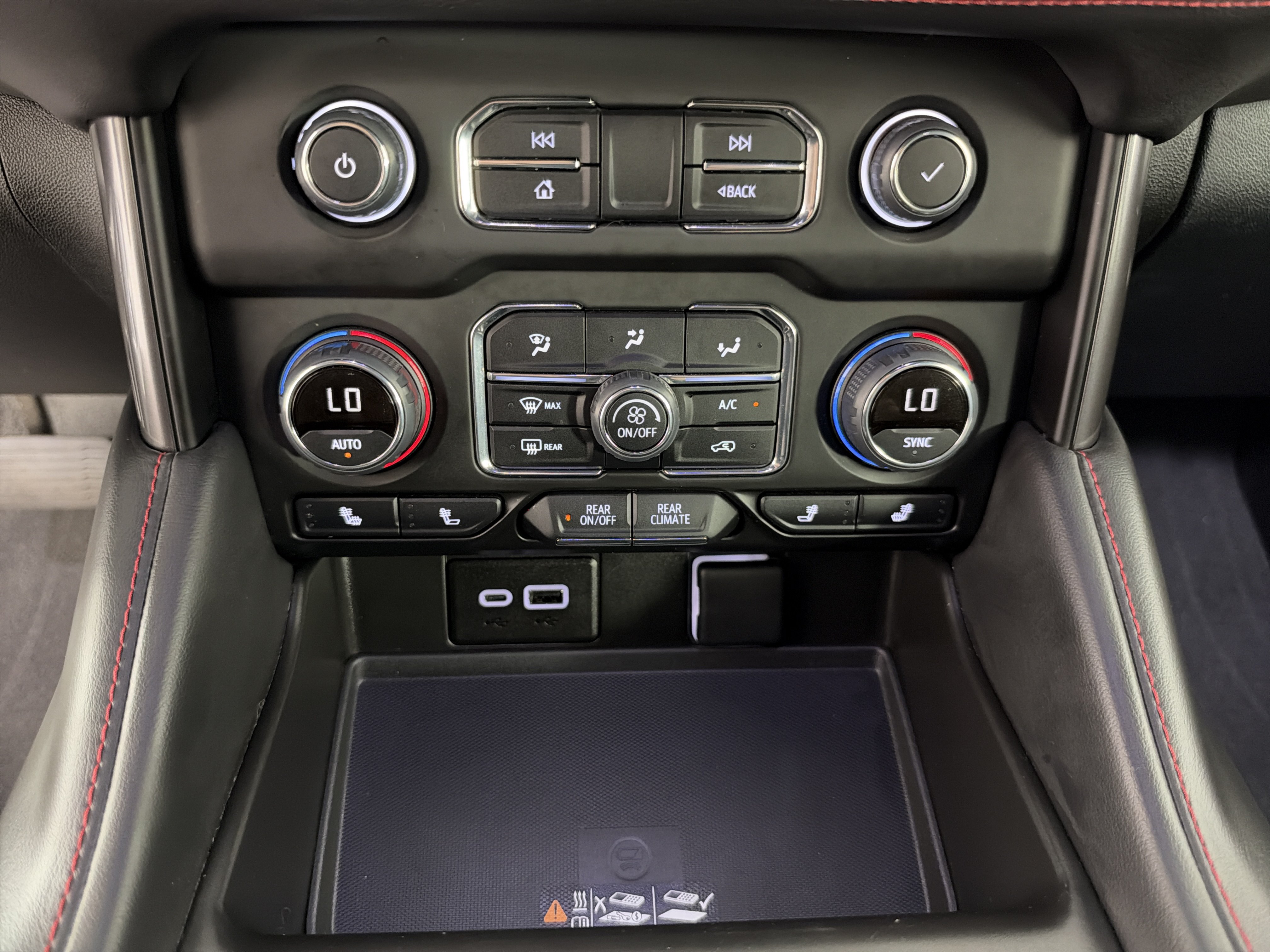 Used 2024 Chevrolet Tahoe RST w/ Luxury Package AWD/4WD image 29