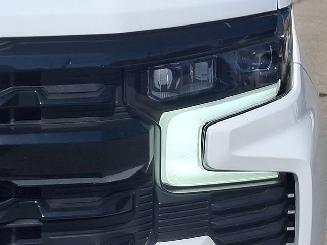 Used 2024 Chevrolet Silverado 1500 RST w/ Redline Edition AWD/4WD image 9