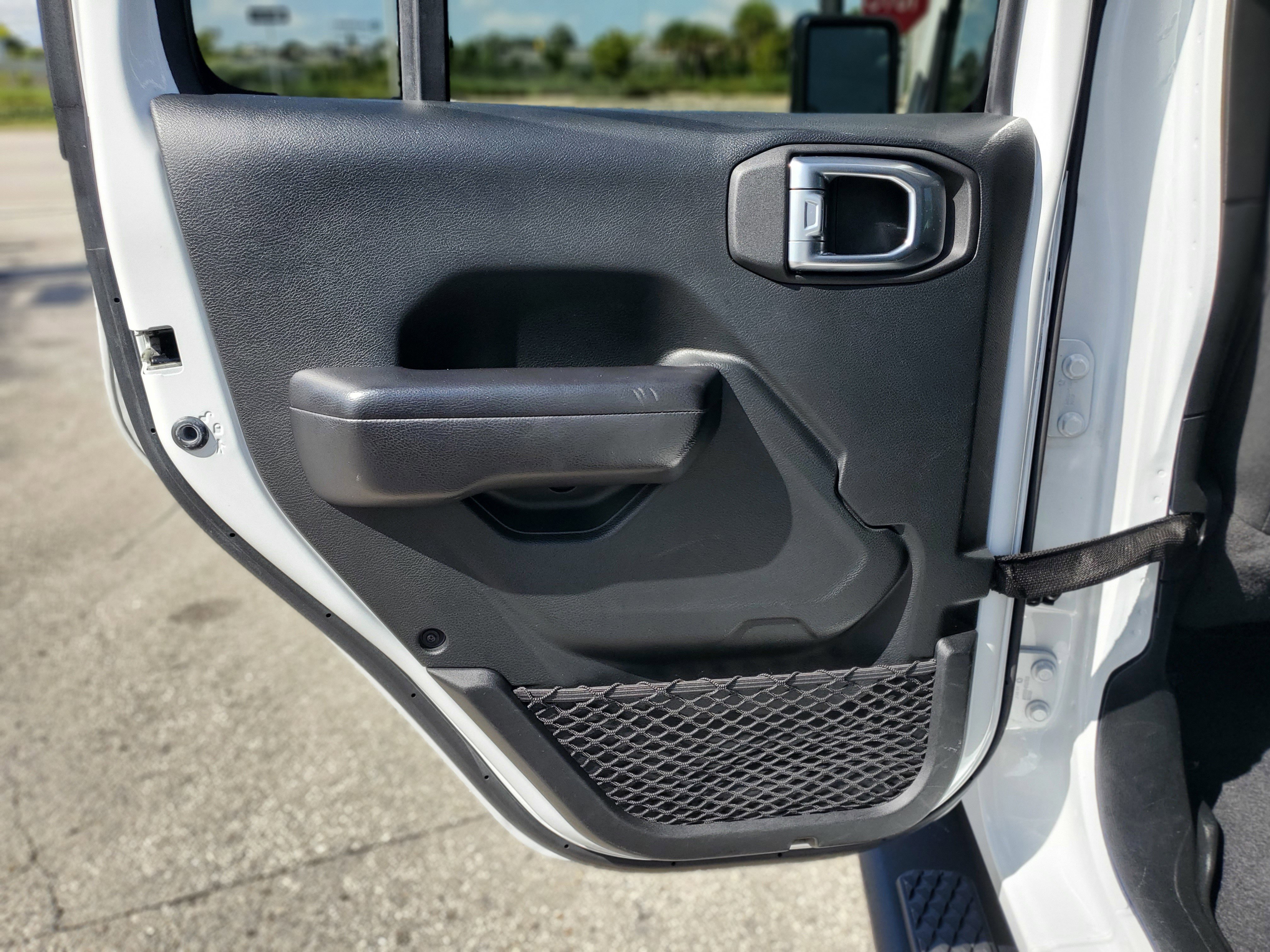 Used 2020 Jeep Gladiator Sport image 31