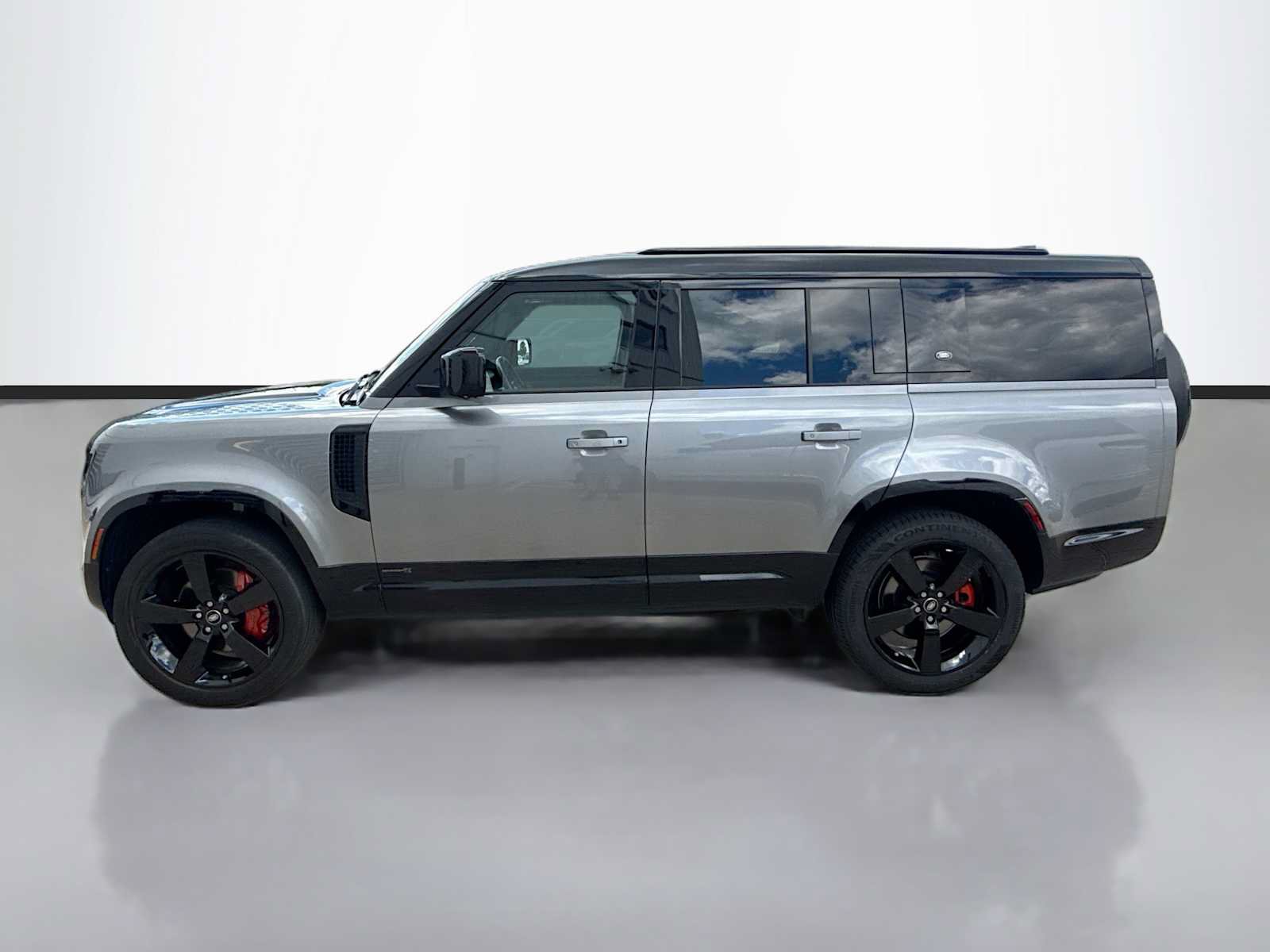 Certified 2023 Land Rover Defender 130 X AWD/4WD image 5