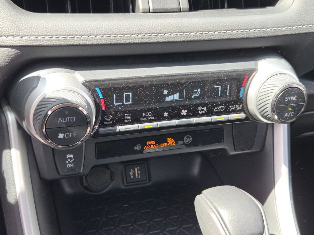 Used 2025 Toyota RAV4 LE AWD/4WD image 20