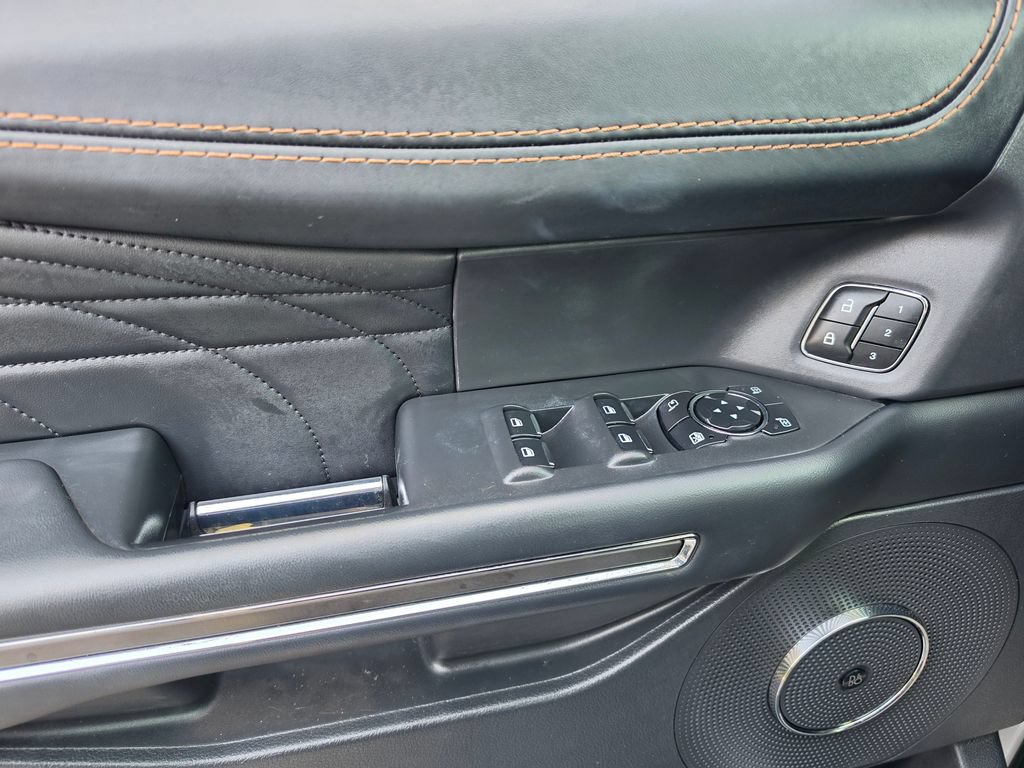 Used 2023 Ford Expedition Platinum RWD image 19