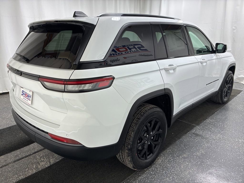New 2026 Jeep Grand Cherokee Altitude AWD/4WD image 4