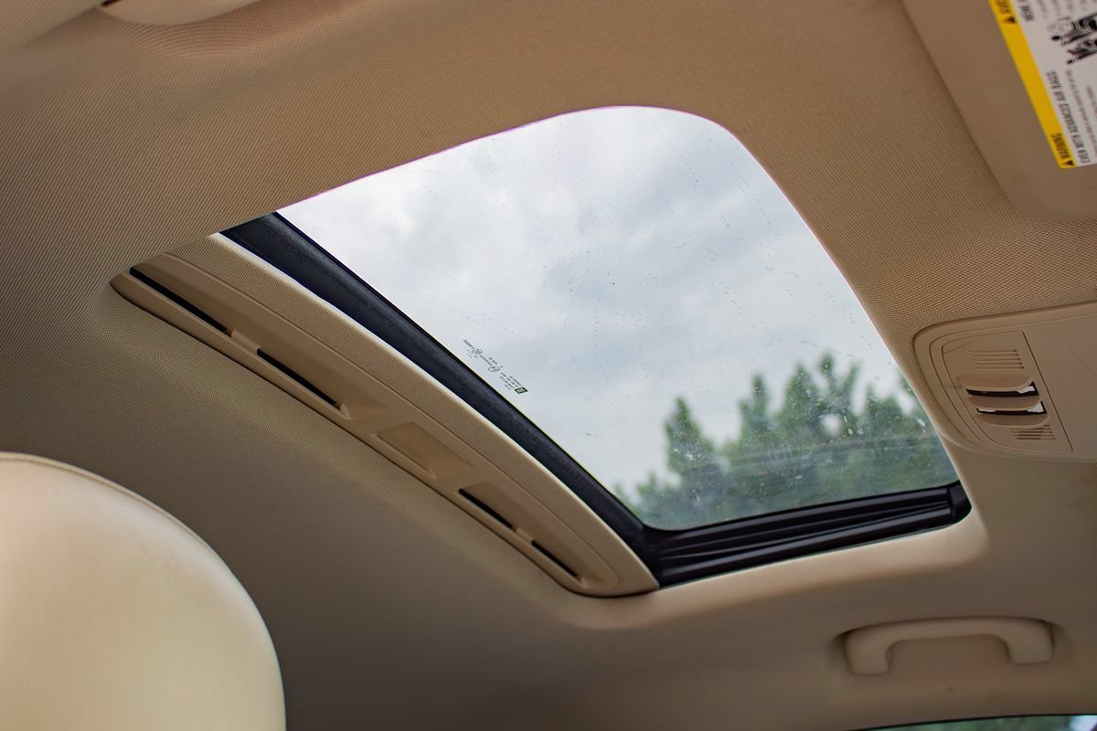 Used 2016 Buick Regal AWD image 12