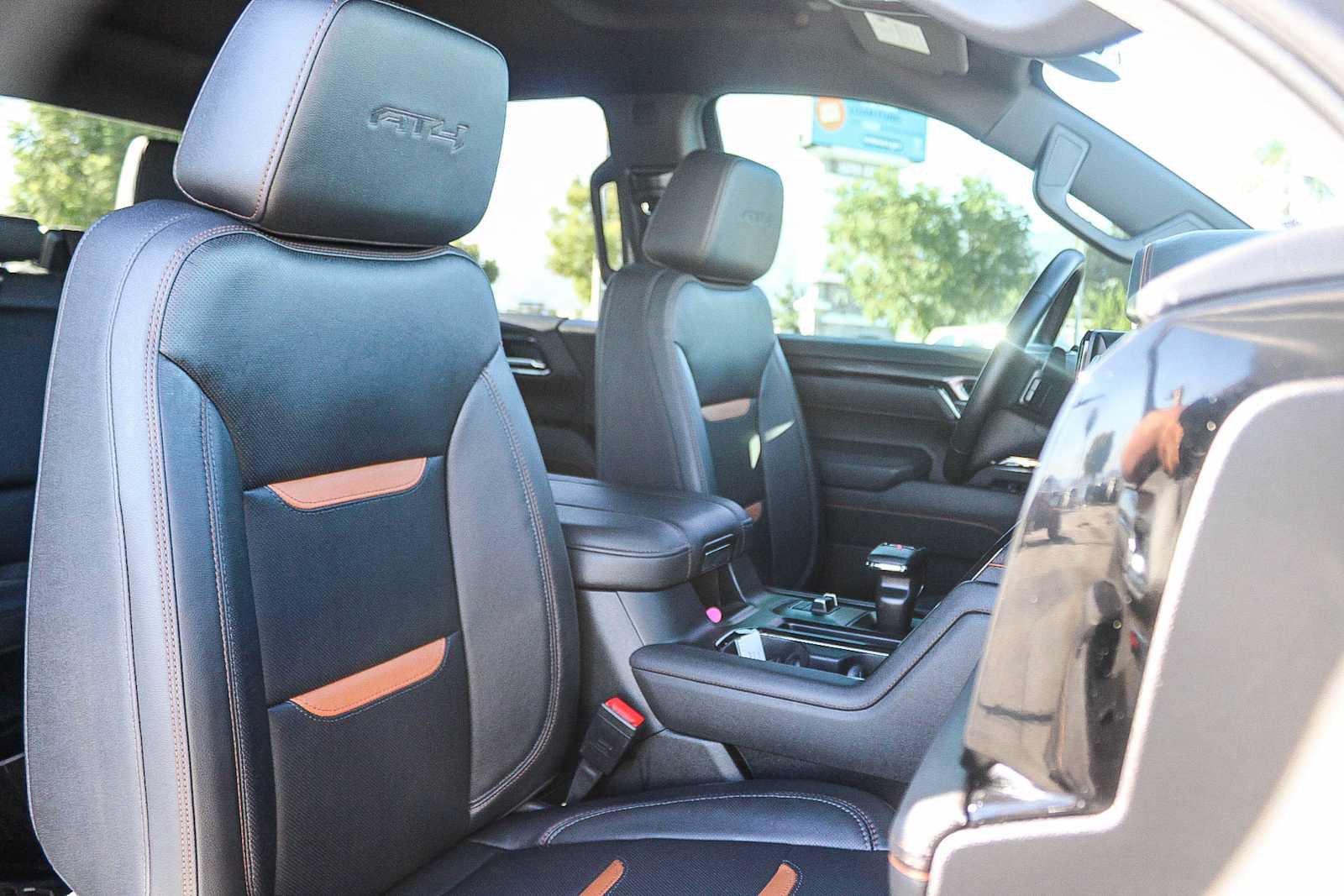 Used 2025 GMC Sierra 1500 AT4 AWD/4WD image 16