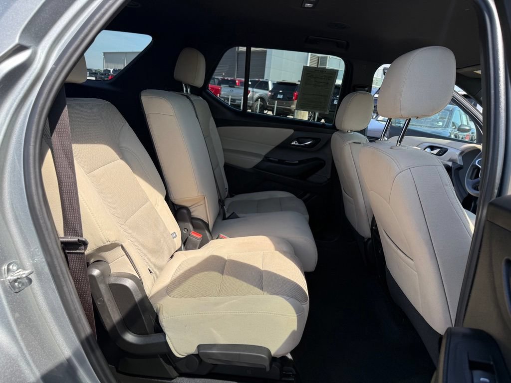 Used 2023 Chevrolet Traverse LS FWD image 19