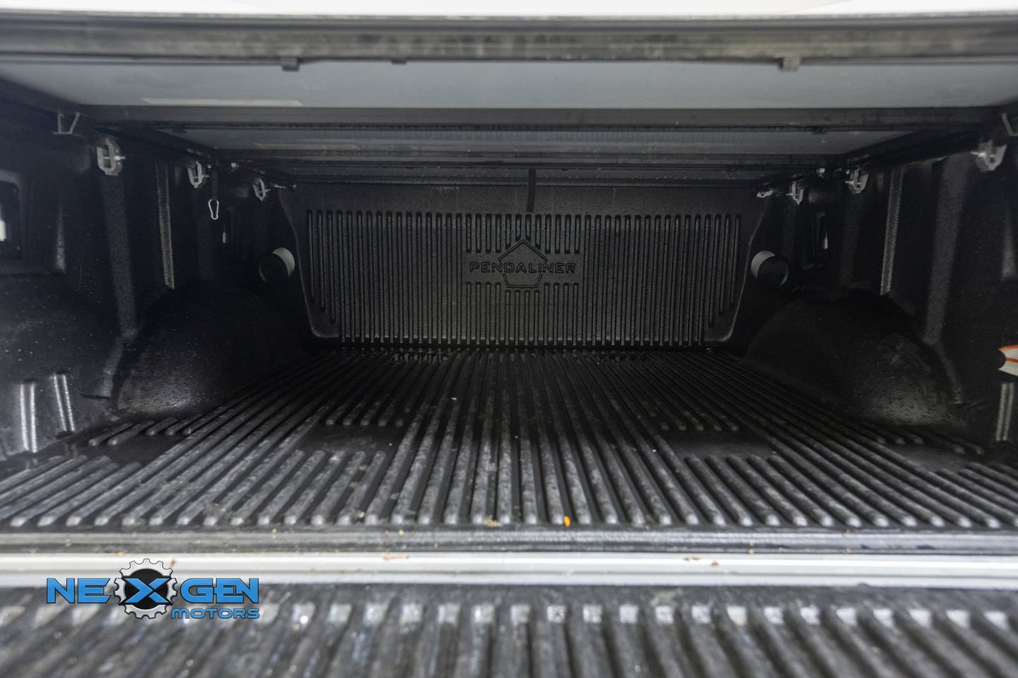 Used 2019 Ford F150 Platinum w/ Equipment Group 701A Luxury AWD/4WD image 37