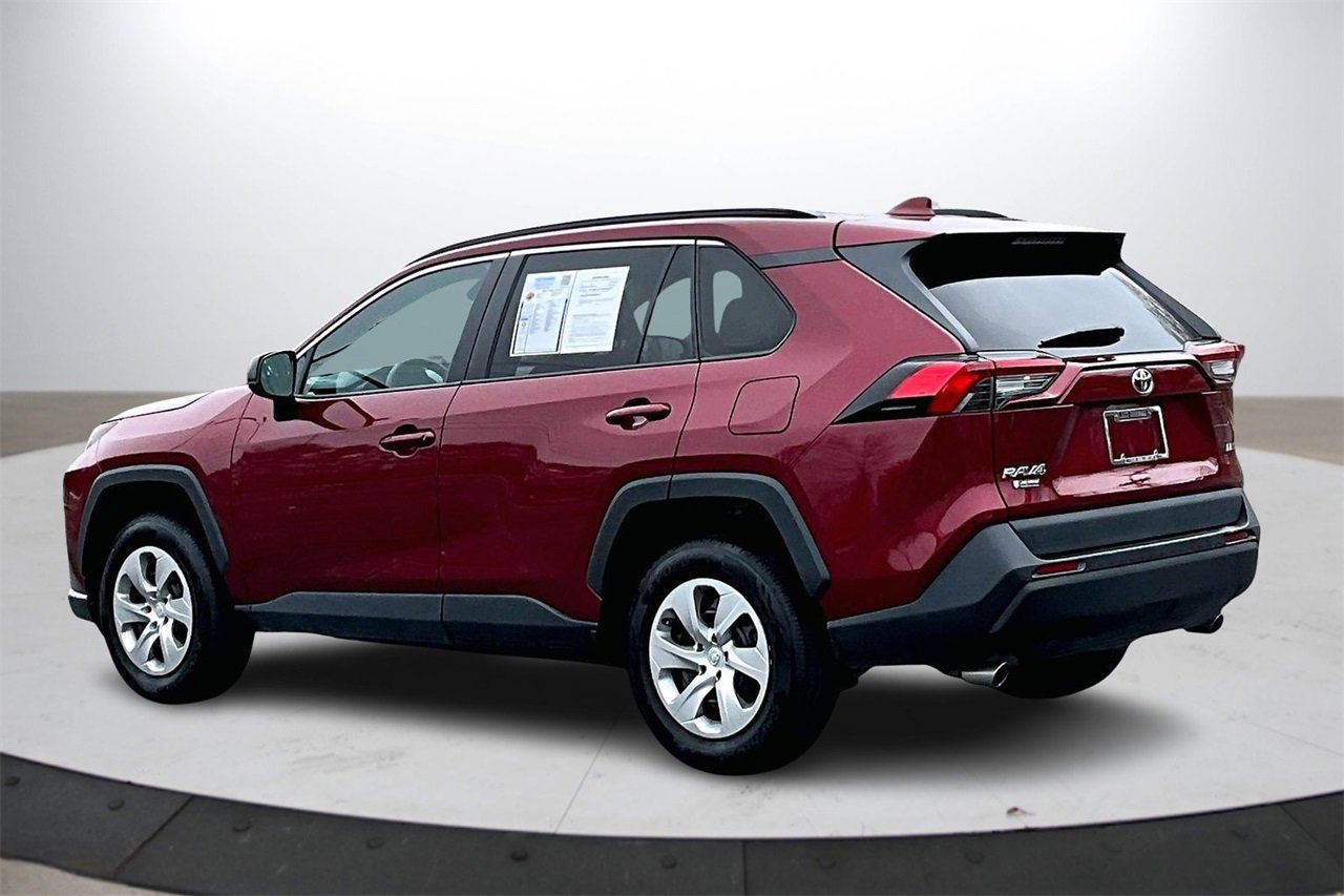 Used 2021 Toyota RAV4 LE image 6