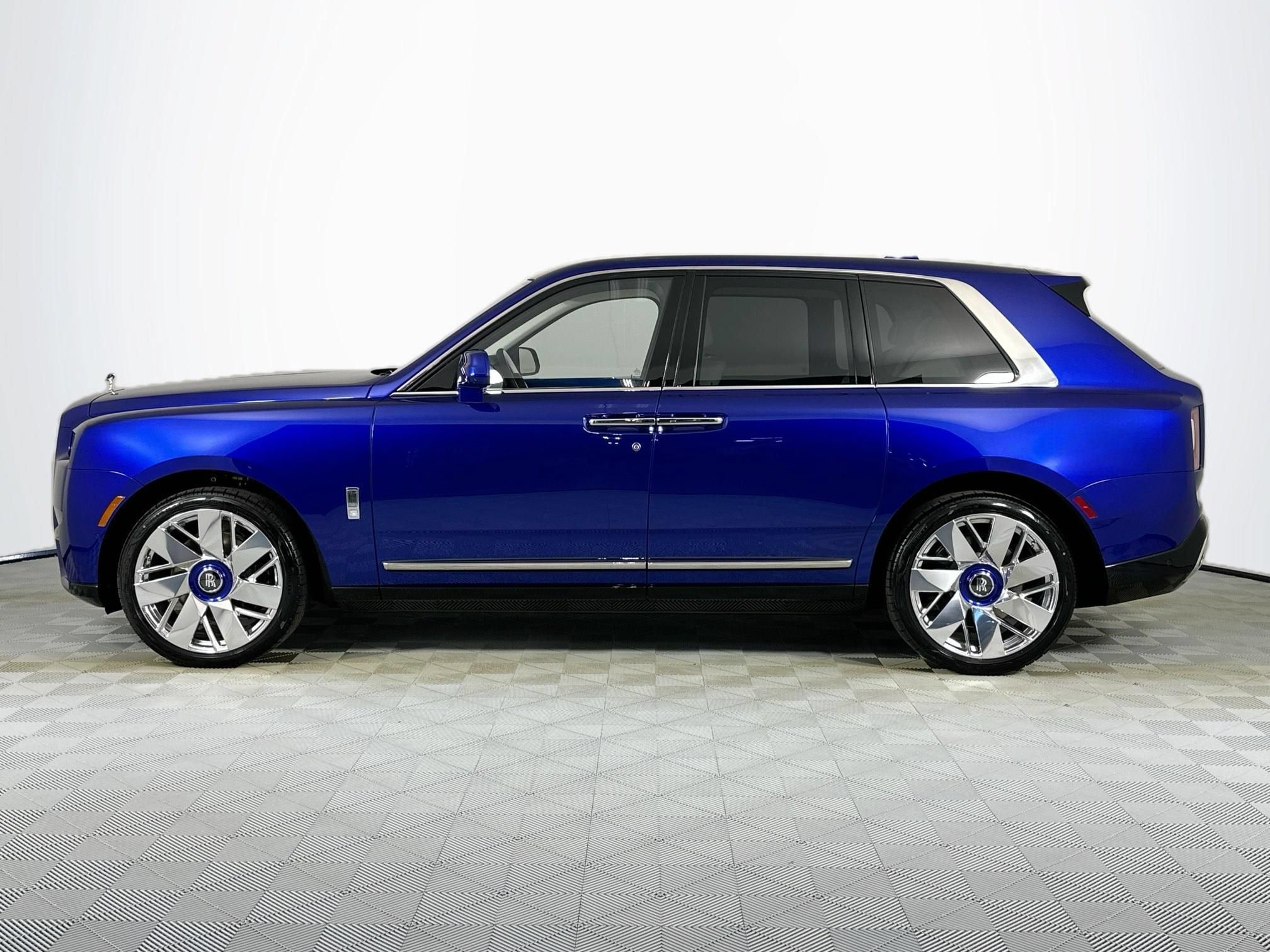 New 2026 Rolls-Royce Cullinan AWD/4WD image 3