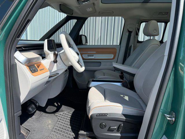Used 2025 Volkswagen ID. Buzz 1st Edition AWD/4WD image 6