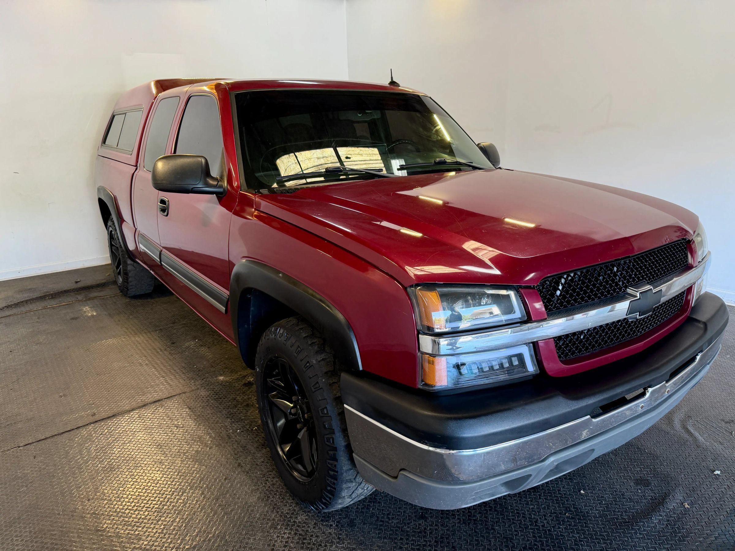 Used 2005 Chevrolet Silverado 1500 LS w/ Light Duty Power Package AWD/4WD image 4