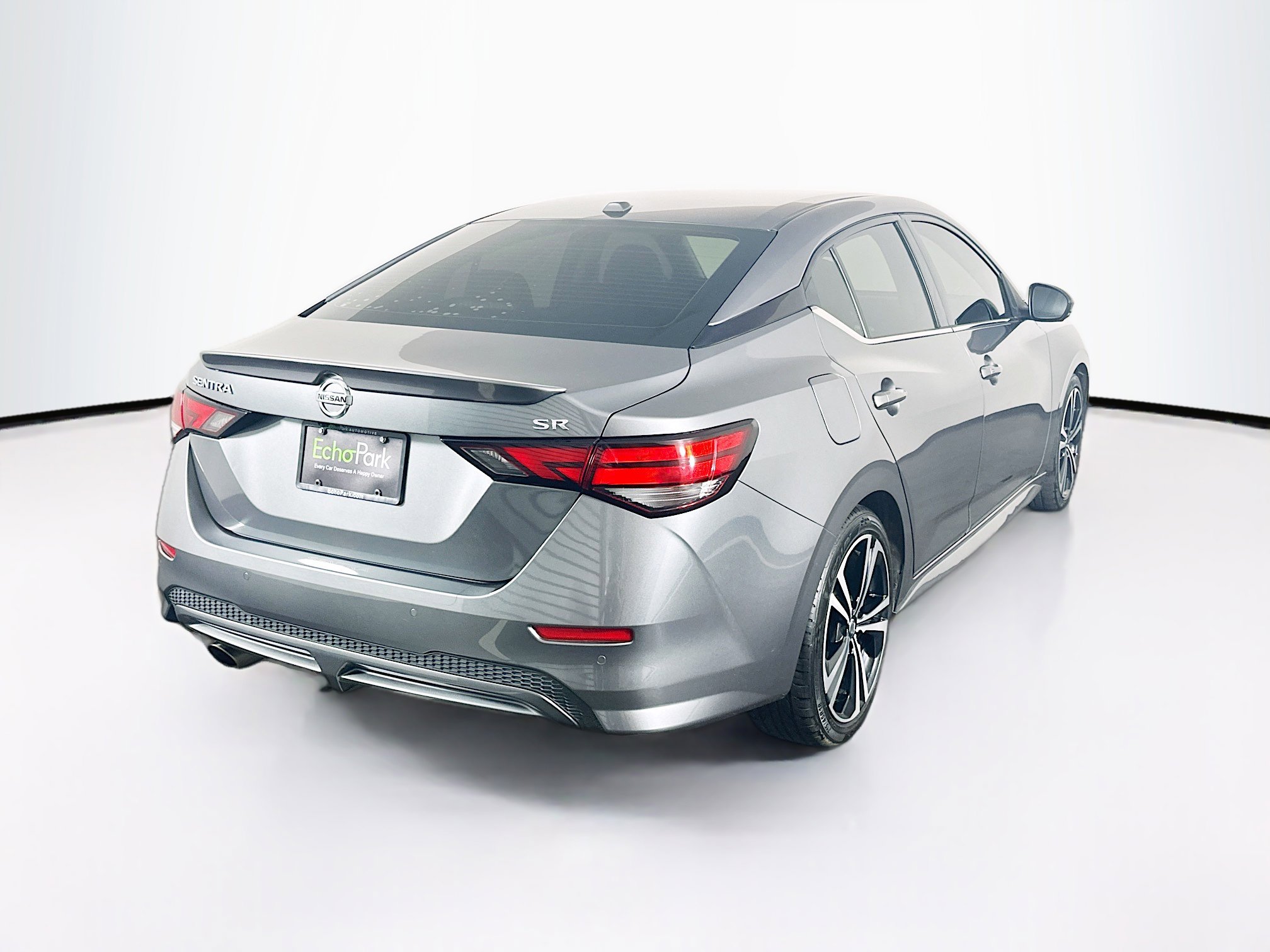 Used 2022 Nissan Sentra SR w/ SR Premium Package FWD image 9
