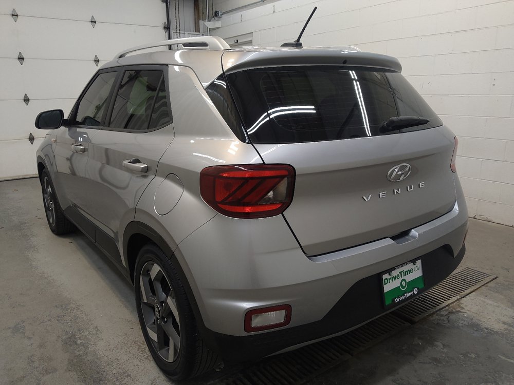 Used 2023 Hyundai Venue SEL FWD image 5