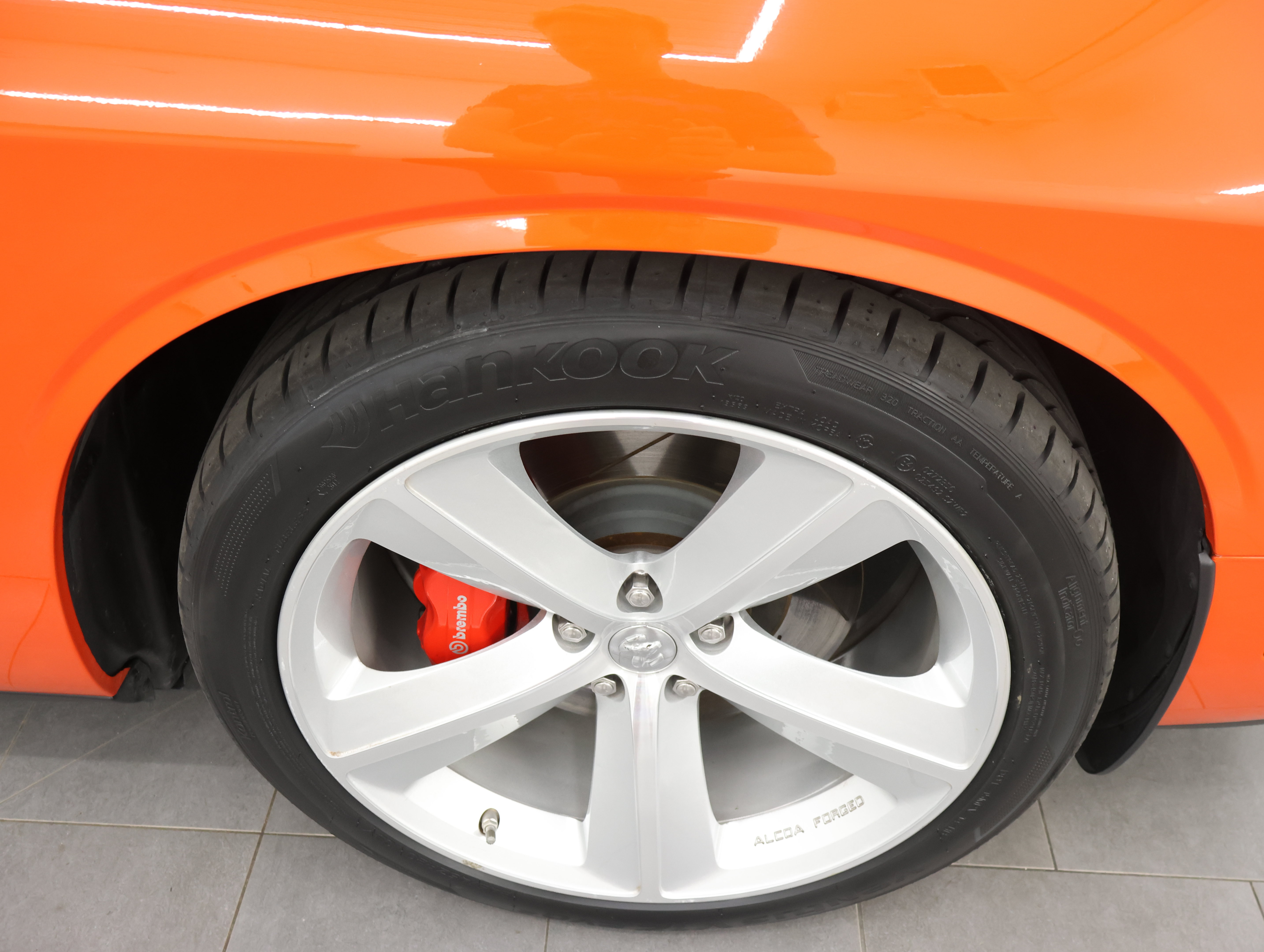 Used 2009 Dodge Challenger SRT8 w/ SRT Option Group II RWD image 3