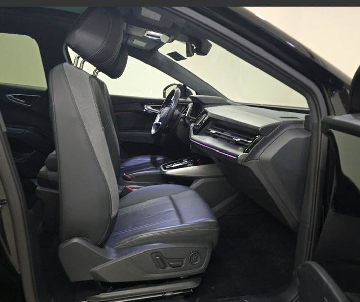 Used 2022 Audi Q4 e-tron Premium Plus w/ Premium Plus AWD/4WD image 5