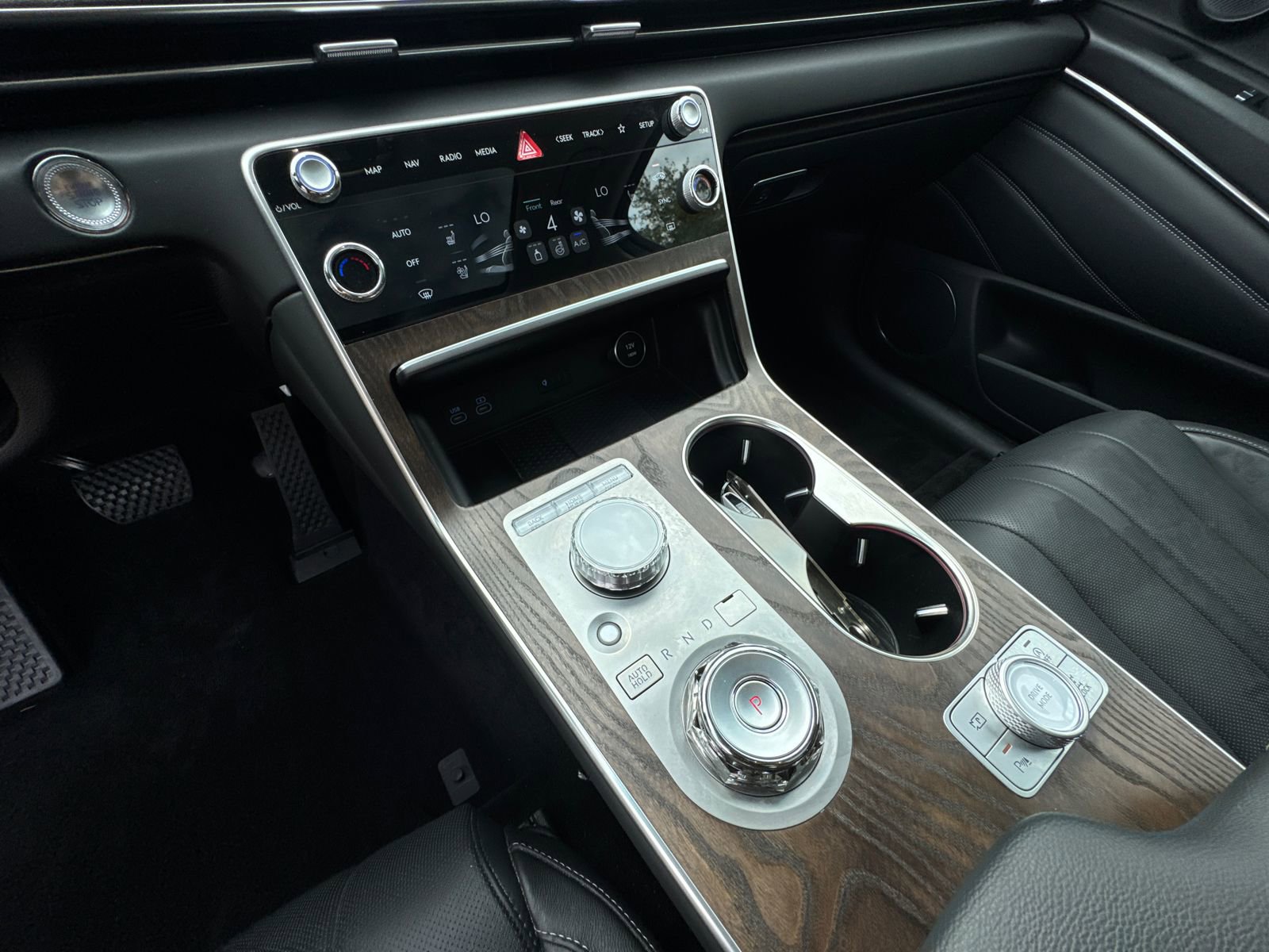 Used 2025 Genesis GV80 2.5T Advanced image 31