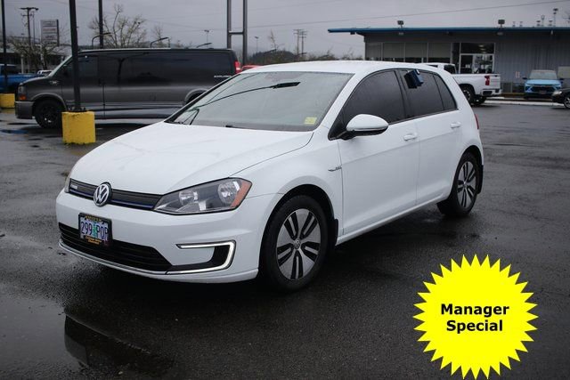 Used 2016 Volkswagen e-Golf SE image 1