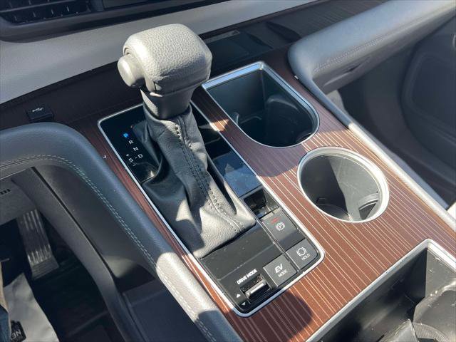 Certified 2024 Toyota Sienna LE w/ LE Plus Package image 28