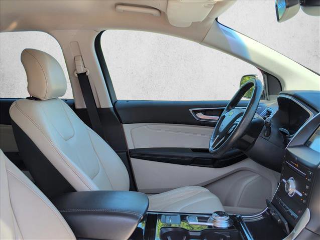 Used 2019 Ford Edge Titanium FWD image 23