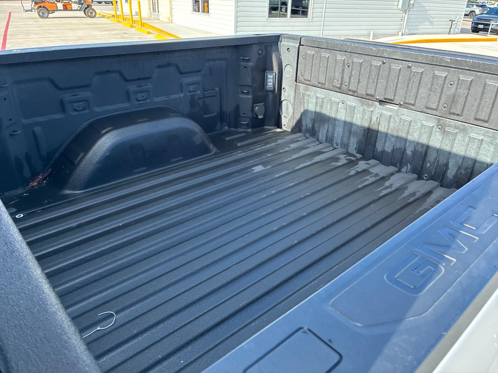 Used 2023 GMC Sierra 1500 SLT AWD/4WD image 13