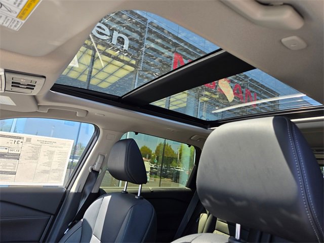 New 2025 Nissan Rogue Platinum w/ Tech Package image 16