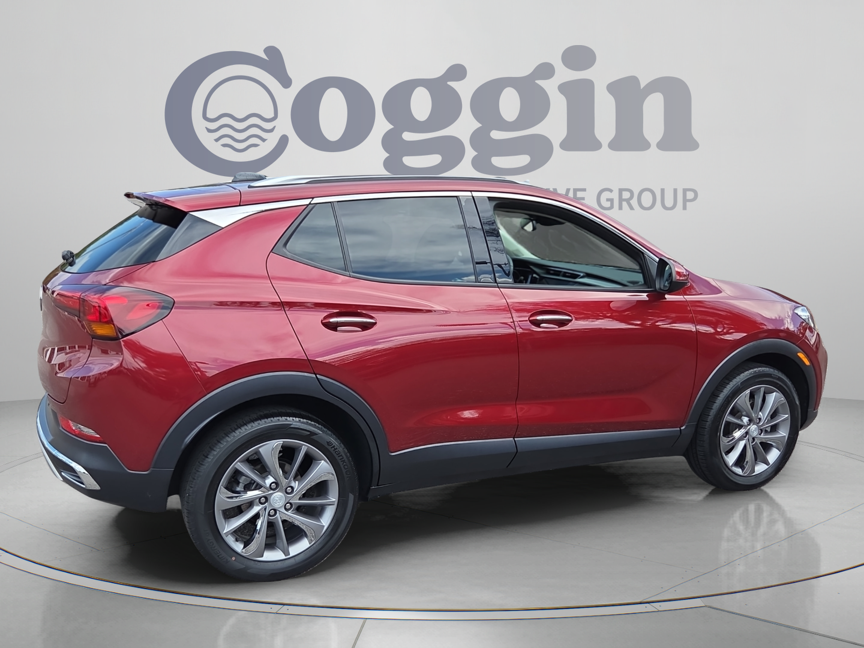 Used 2023 Buick Encore GX Essence w/ Experience Buick Package FWD image 5