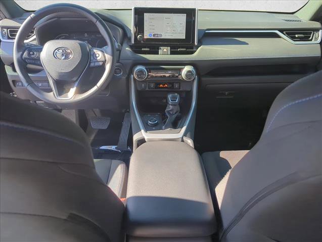Used 2023 Toyota RAV4 SE image 15