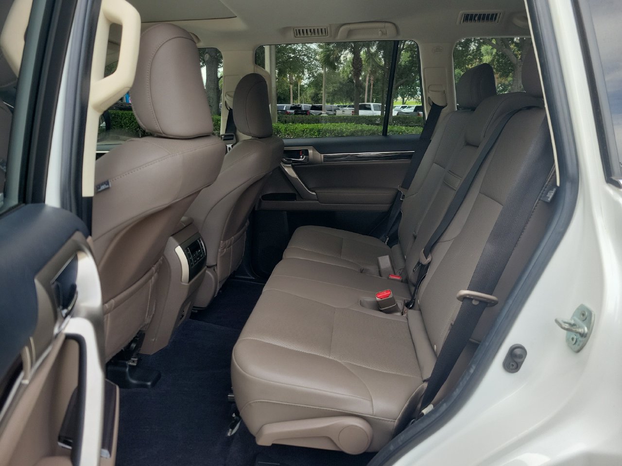 Used 2021 Lexus GX 460 Premium w/ Premium Package AWD/4WD image 9