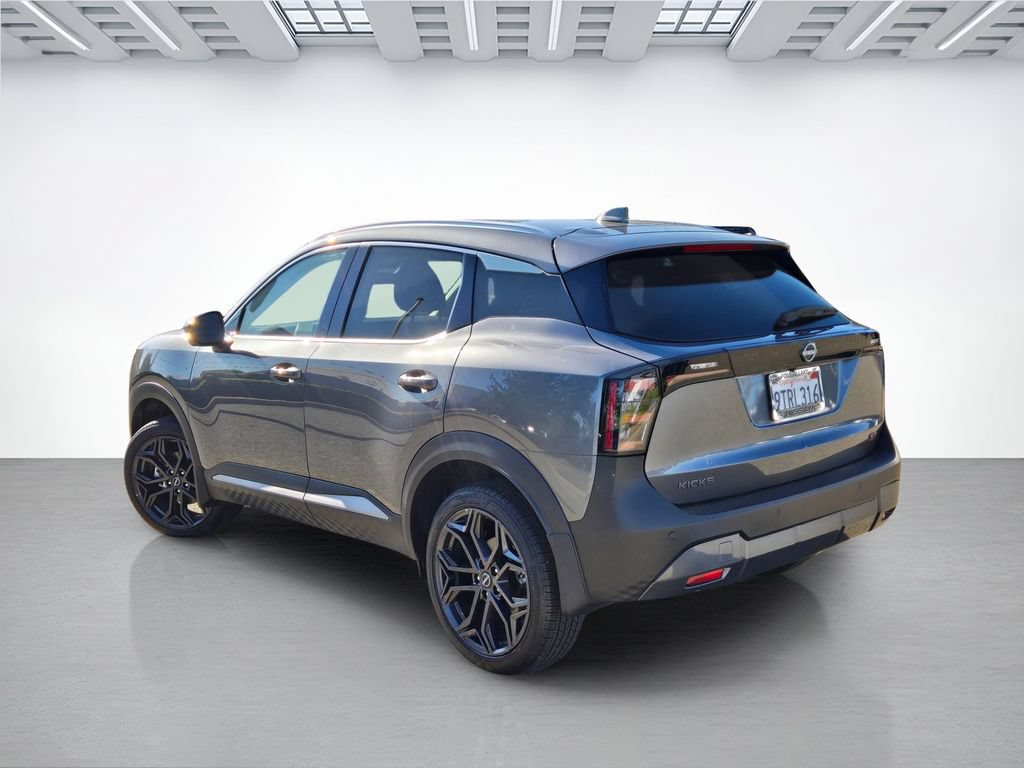 Certified 2025 Nissan Kicks SR FWD image 6