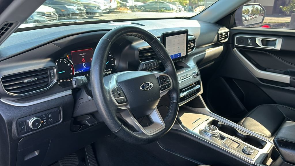Used 2021 Ford Explorer XLT w/ Equipment Group 202A image 23