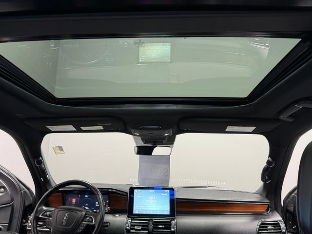 Used 2019 Lincoln Navigator Reserve AWD/4WD image 34