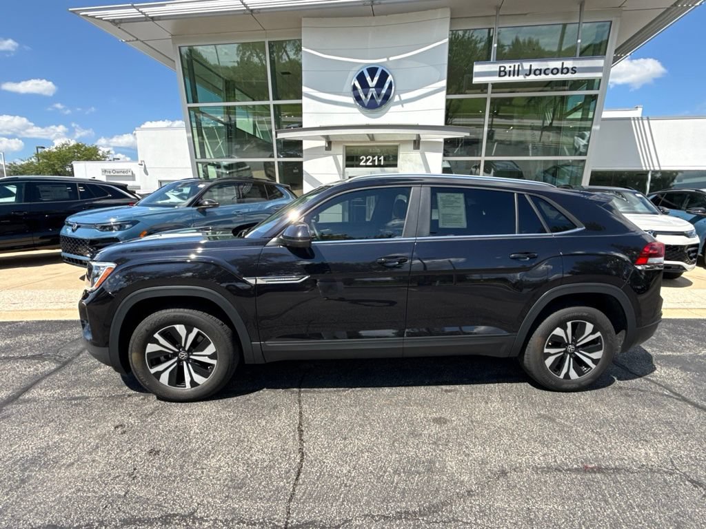 Used 2024 Volkswagen Atlas Cross Sport SE AWD/4WD image 3