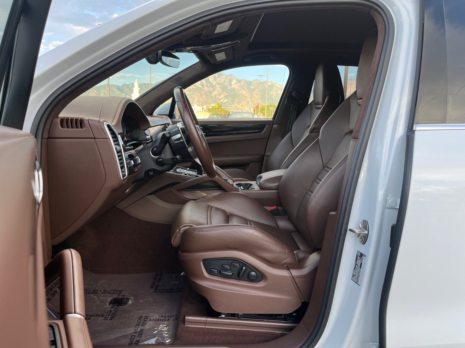 Used 2022 Porsche Cayenne E-Hybrid AWD/4WD image 11