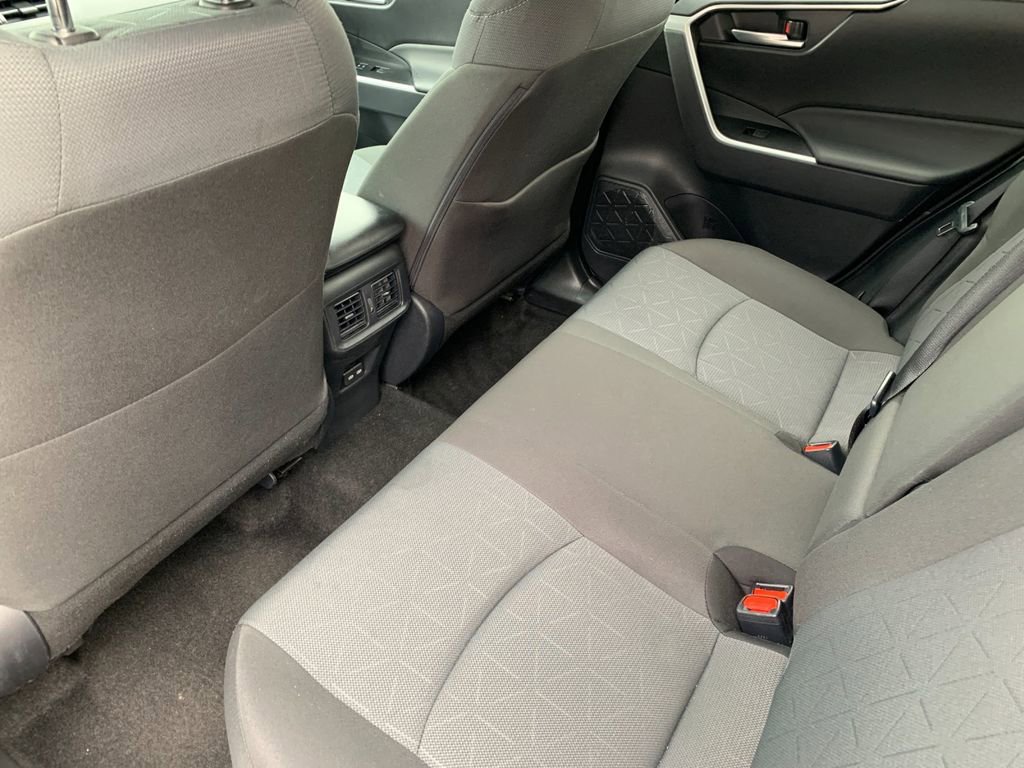 Used 2025 Toyota RAV4 XLE image 14