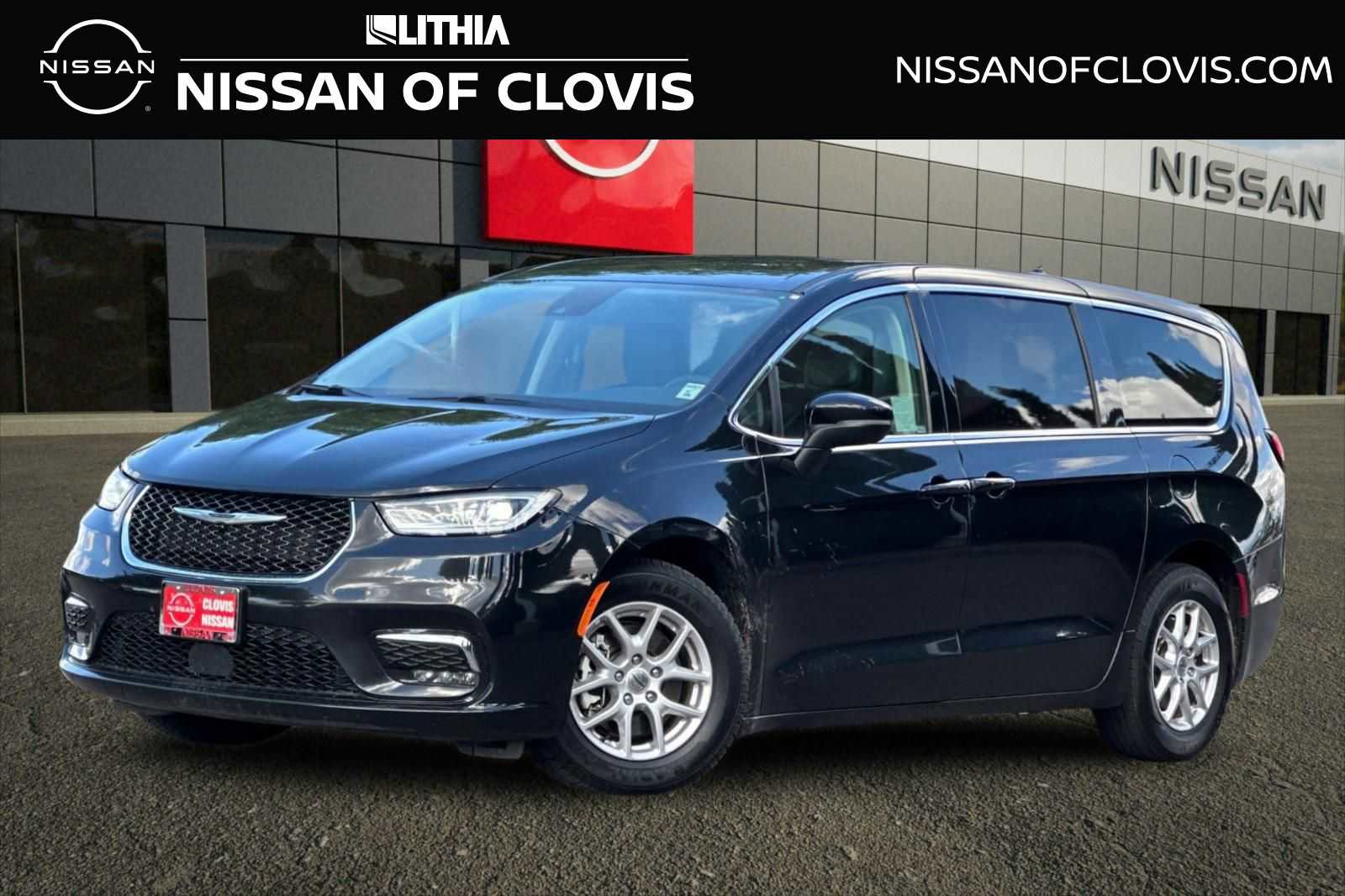 Used 2023 Chrysler Pacifica Touring-L