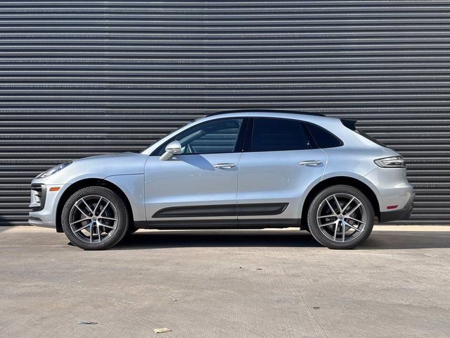Certified 2026 Porsche Macan AWD/4WD image 2