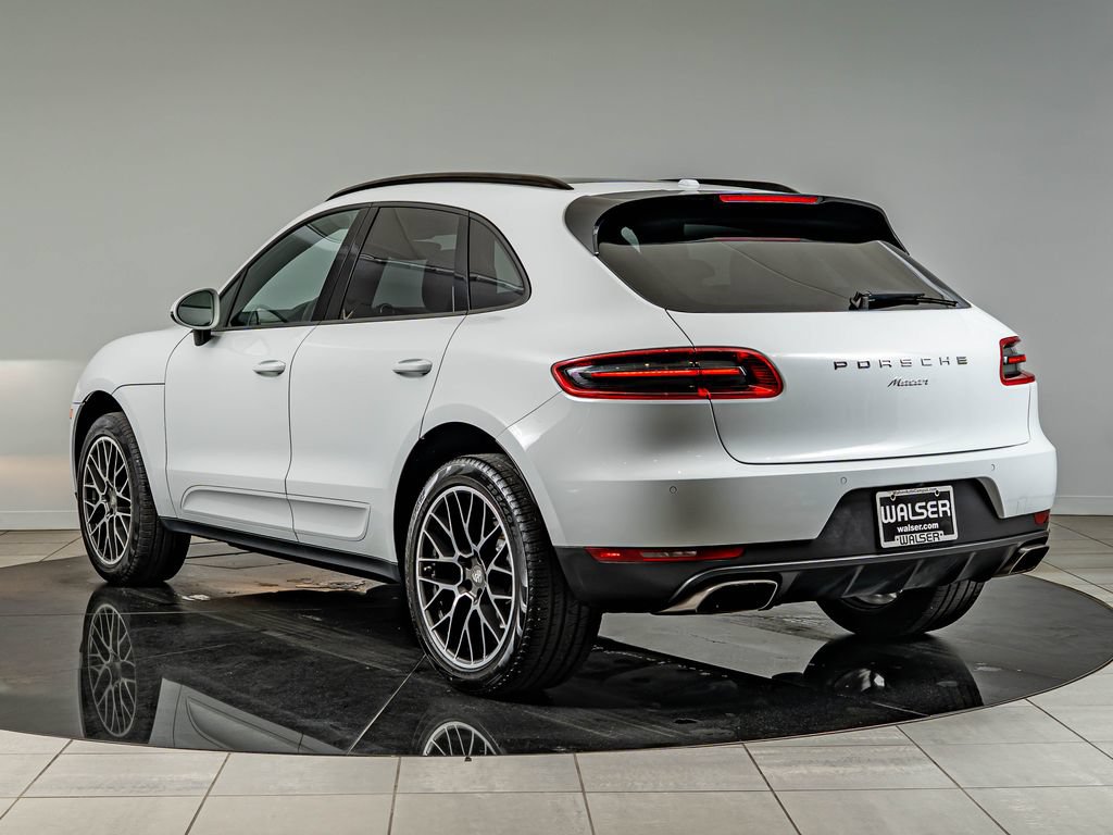 Used 2018 Porsche Macan AWD/4WD image 3