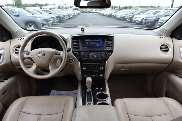 Used 2014 Nissan Pathfinder Platinum w/ Platinum Premium Package AWD/4WD image 7