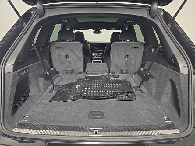 Used 2023 Audi Q7 3.0T Prestige image 11