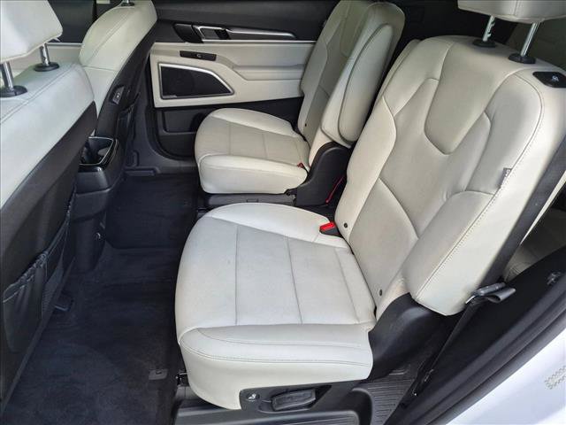 Used 2023 Kia Telluride S FWD image 19