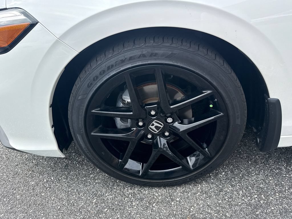 Used 2025 Honda Civic Sport image 11