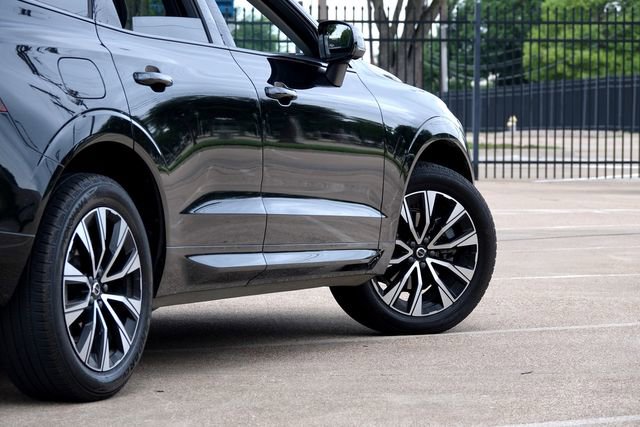 Used 2023 Volvo XC60 B5 Plus image 24
