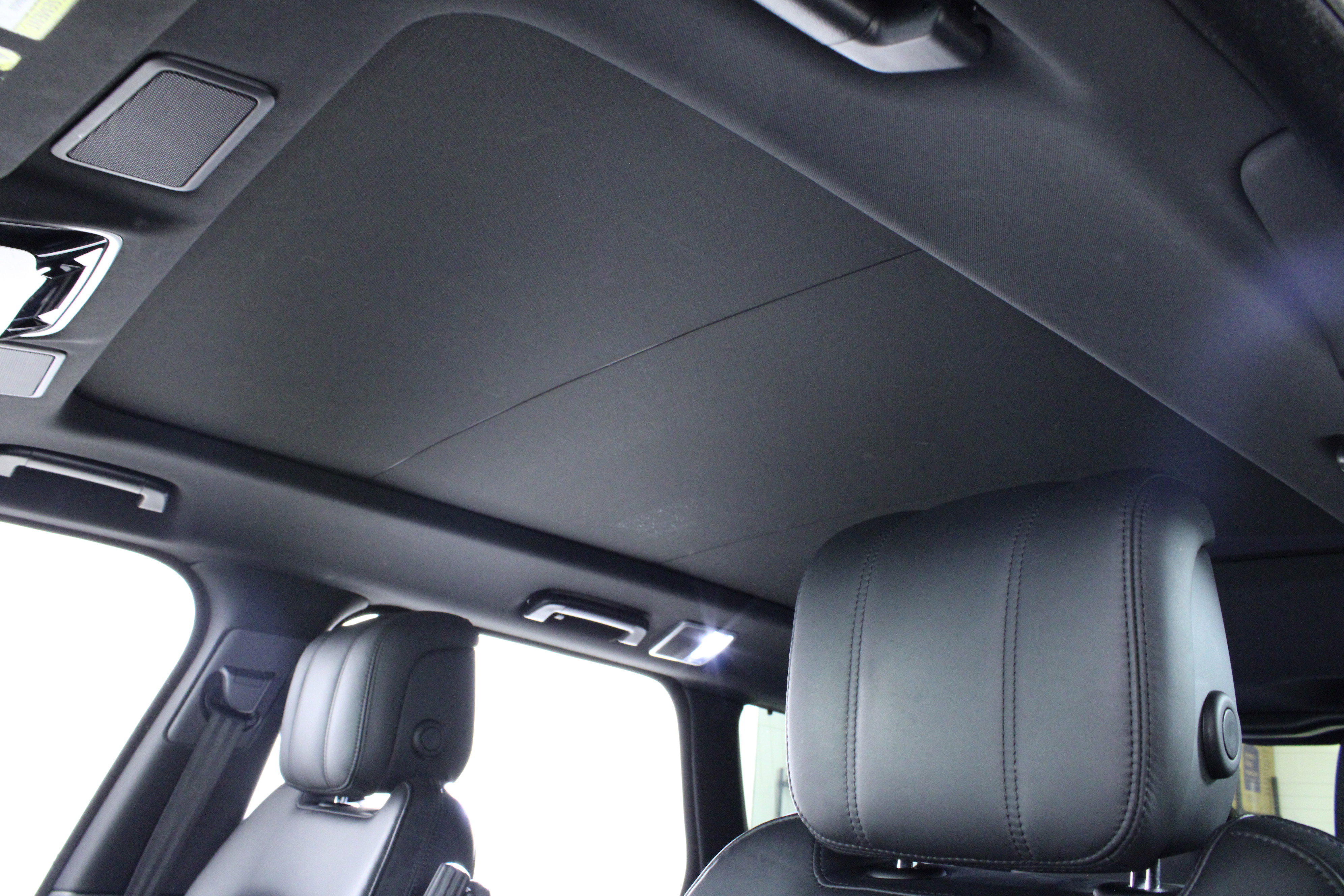 Used 2020 Land Rover Range Rover Sport HST image 32