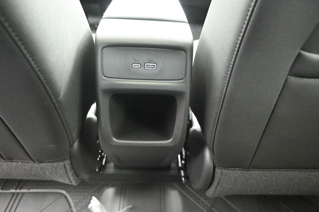 New 2026 Chevrolet Trax RS w/ Sunroof Package FWD image 17